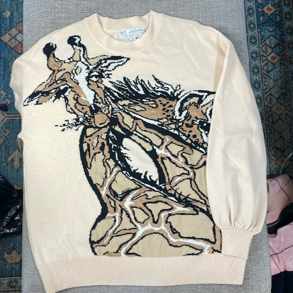 Vintage St. John Collection by Marie Gray knit sweater with giraffe. Small. #w35